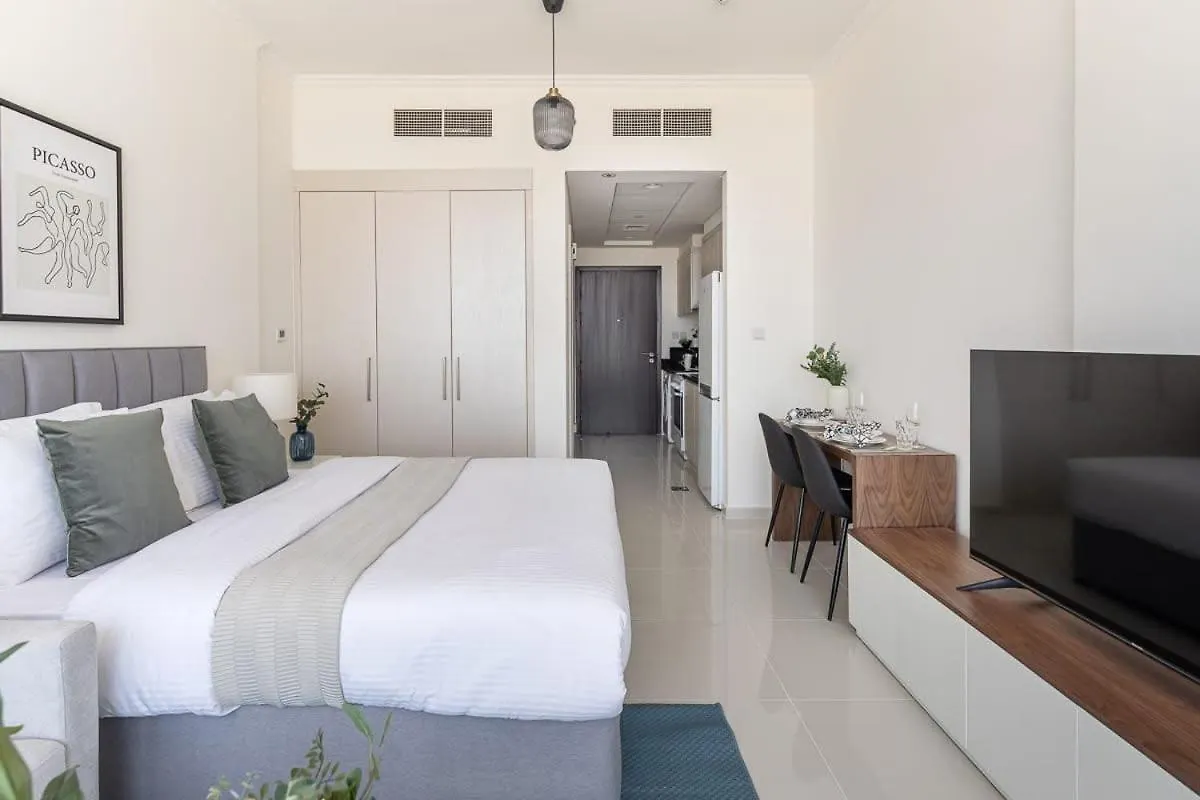 Frank Porter - Carson Tower C Dubai Apartment